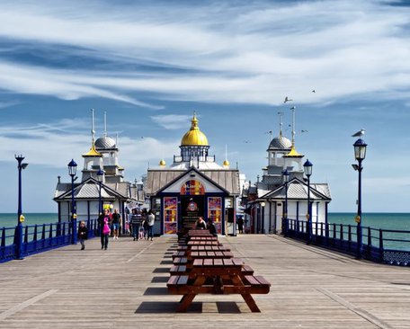 Coinslot-Eastbourne-pier-gold-696x522.jpg