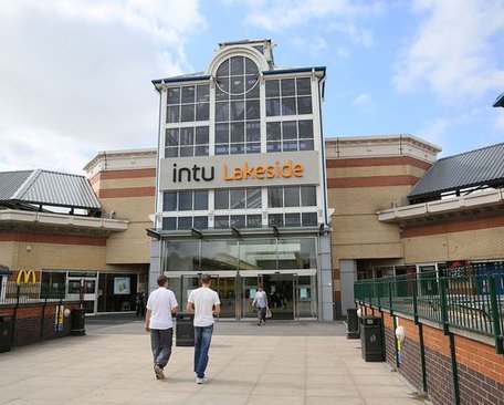 Lakeside_Shopping_Centre_2013_by_Highways_Agency.jpg